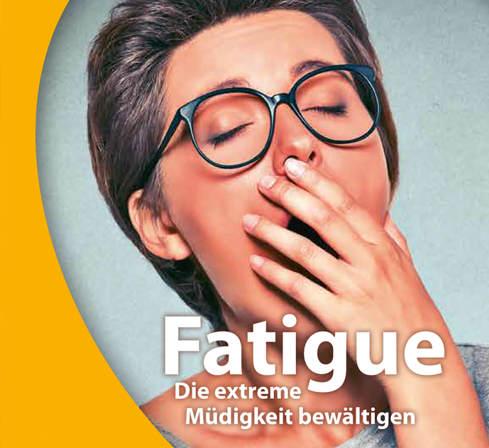 Die extreme Müdigkeit bewältigen Eine gähnende Frau